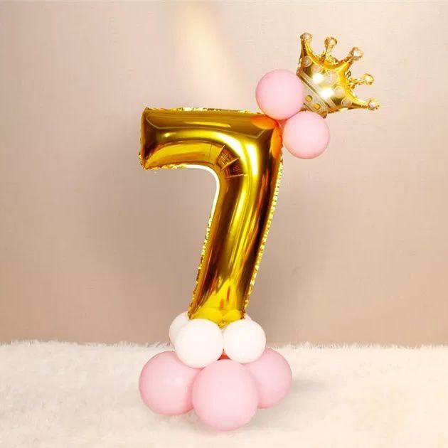 Цифра 7 на підставці з кульок | Золотисто-рожевий