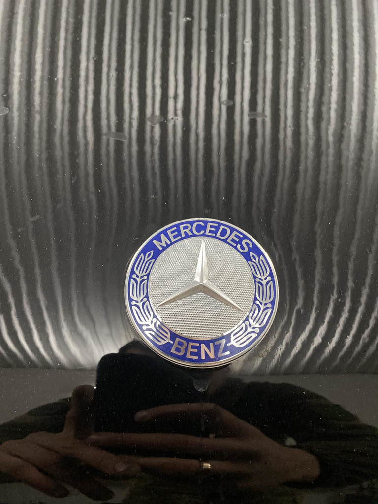 Знак Мерседеса на капот (самоклейка) Самоклейка для Mercedes Vito W638 1996-2003 років від VLF комп., фото 1