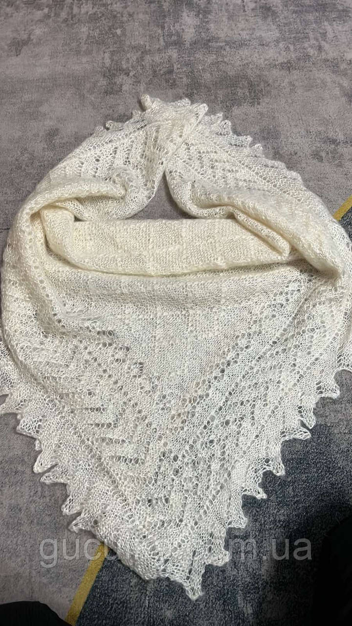Хустина пухова тепла молочного кольору ажурної у язки 105*105 см, фото 1