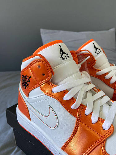 Air Jordan 1 Mid Metallic Electro Orange