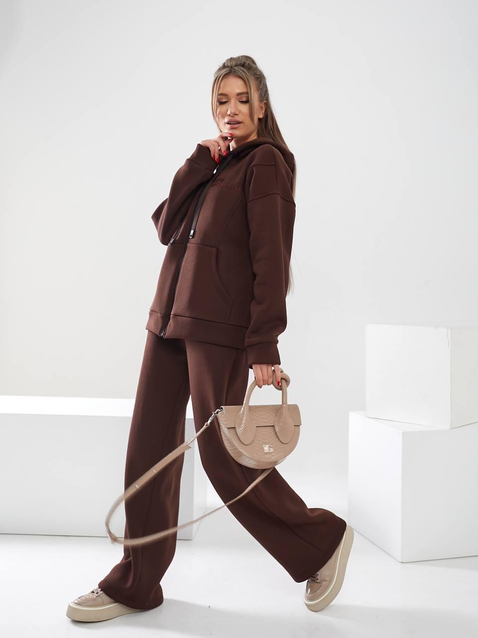 Теплий жіночий спортивний костюм — худі на блискавці зі штанами палацо арт. 466 коричневого кольору /шоколад