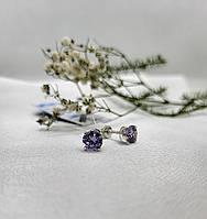 Серебряные сережки гвоздики с лиловым камнем 2101
