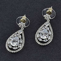 Сережки гвоздики металеві сріблясті з білими сапфірами квіточки довжина 3,5 см ширина 15 мм