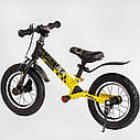 Беговел чорно-жовтий Corso "Skip Jack" алюмінієва рама амортизатор надувні колеса для діток 2-6 років, фото 2