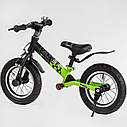 Беговел чорно-зеленый Corso "Skip Jack" алюмінієва рама амортизатор надувні колеса для діток 2-6 років, фото 2