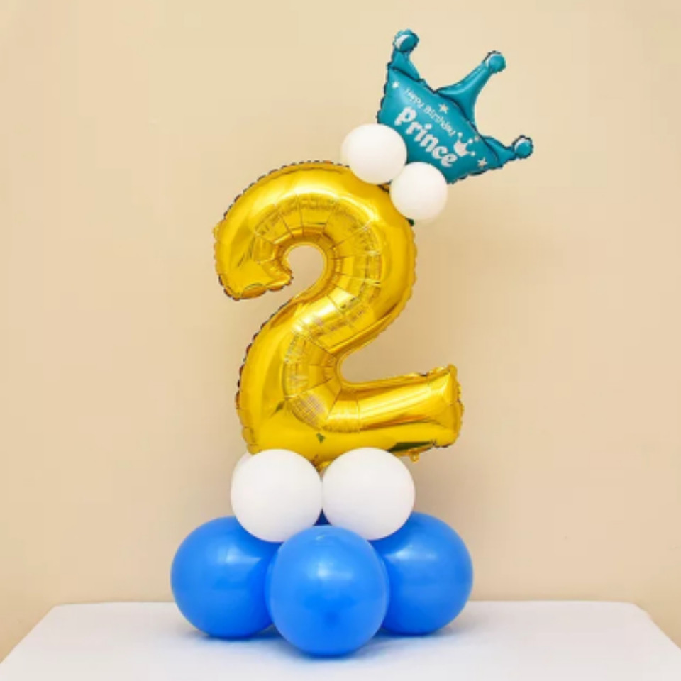 Цифра 2 на підставці з кульок | Золотисто-блакитний