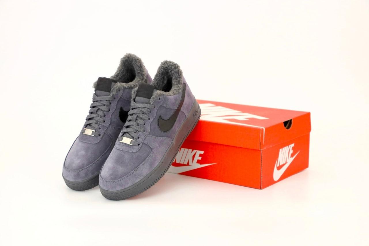 Чоловічі зимові кросівки Nike Air Force (сірі з чорним) низькі стильні утеплені кеди з хутром К12367 top