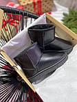 Жіночі зимові чоботи Ugg Mini Black Leather (чорні) низькі теплі уги з хутром UG070 top, фото 9