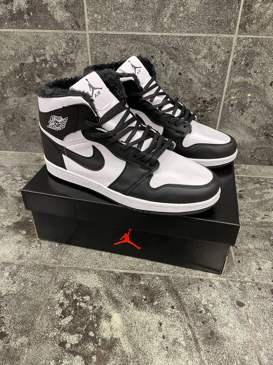 Чоловічі зимові кросівки Nike Air Jordan 1 WINTER (чорно-білі) високі хутряні кроси T100-2 top
