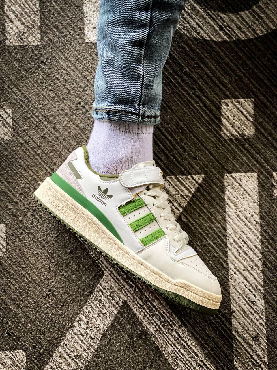 Чоловічі кросівки Adidas Forum 84 Low "Crew Green" (білі з зеленим) світлі стильні кроси К4101 топ, фото 1