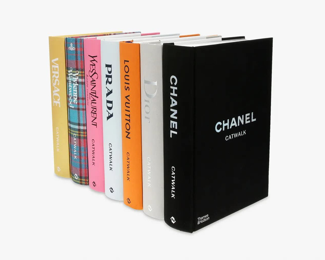 Книга Chanel Catwalk: The Complete Collections: продаж, ціна у