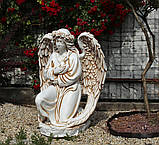 Садова фігура Ангел із серцем 76х60х60 см крем, фото 2