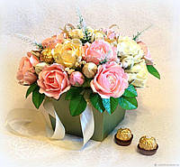 Букет цукерок з паперових троянд Ferrero Ферреро Роше і Рафаелло (23 шт.) в коробці