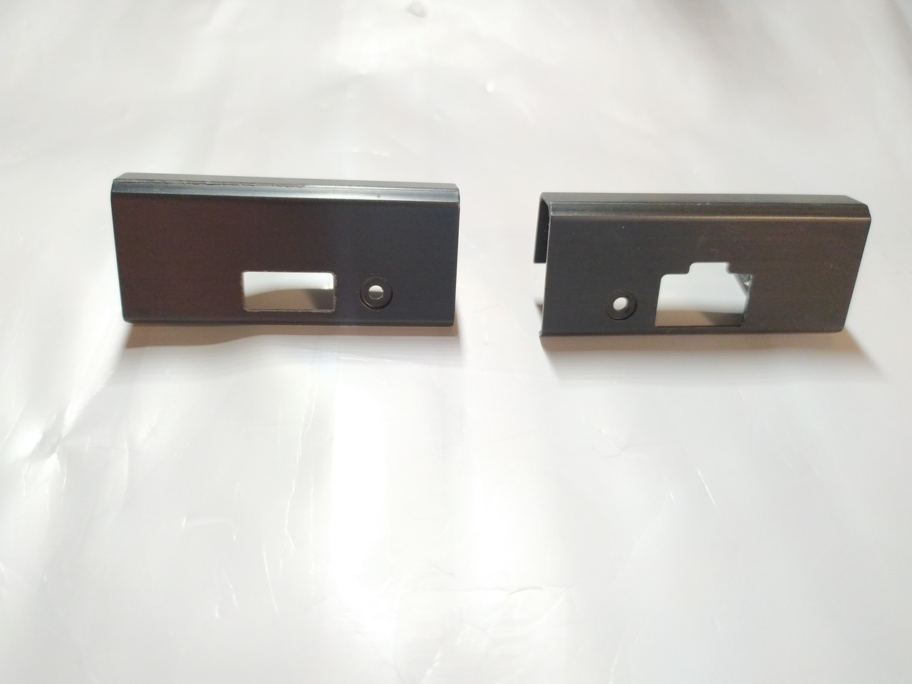 Заглушки на петлі Dell Latitude E5540 бу