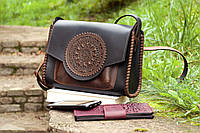 Вместительная, качественная авторская кожаная сумка с замочком через плечо Модерн черно-коричневая