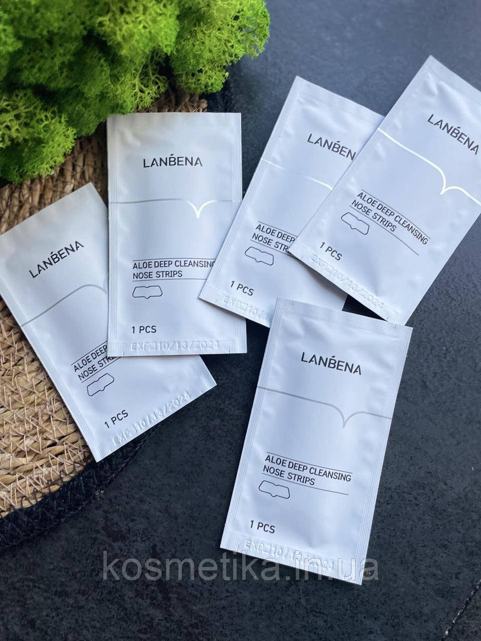 Смужка-пластир Lanbena Deep Cleansing Nose Strips для носа від чорних крапок з екстрактом алое