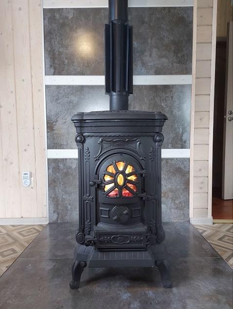 Чавунна дров'яна піч-камін для опалення будинку, буржуйка з варильною поверхнею Kaw-met P9 (8,0 квт)