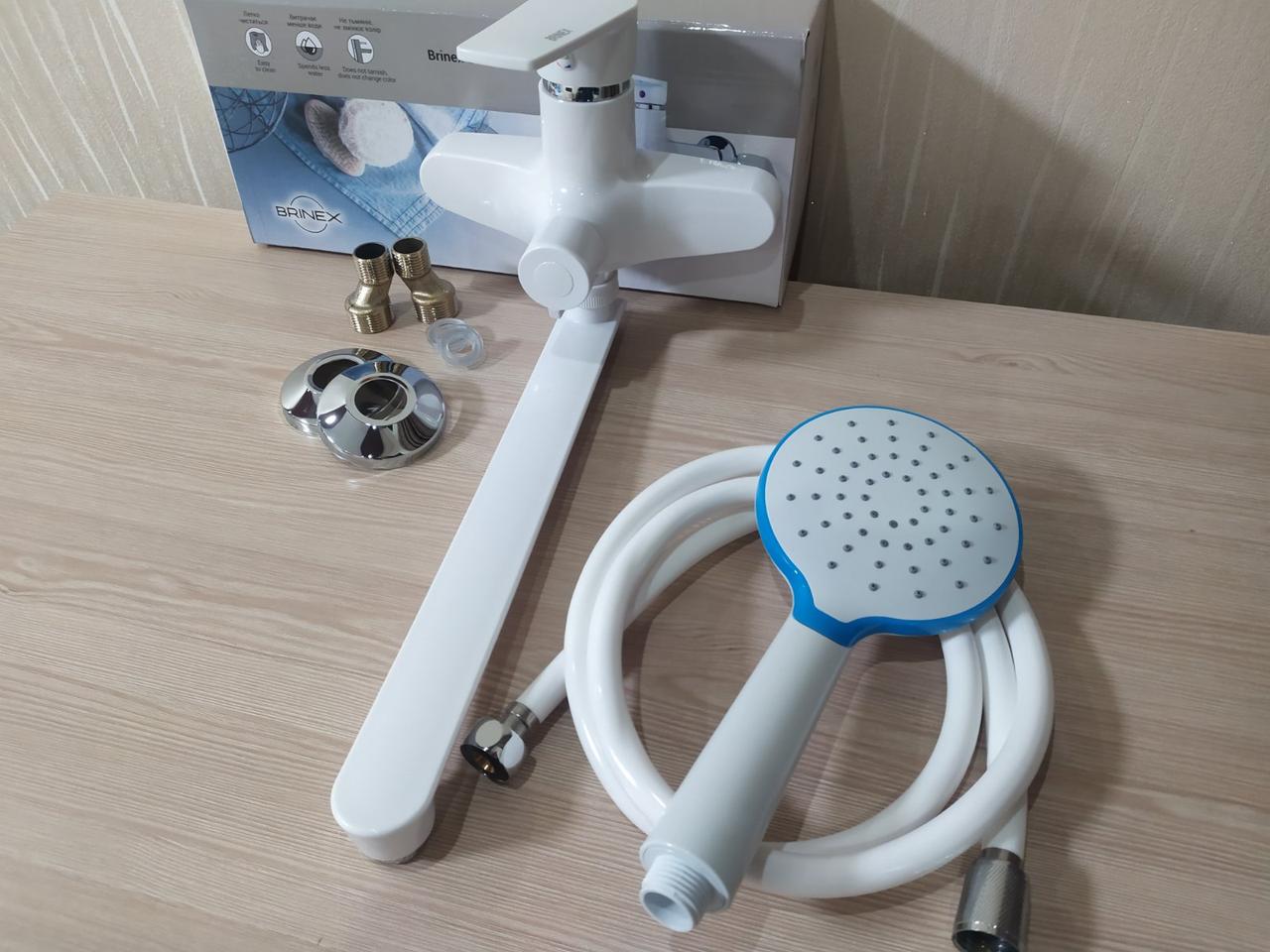 Змішувач для ванни з термопластику з довгим гусаком у комплекті зі шлангом і лійкою Brinex 35W005-010 білий, фото 1