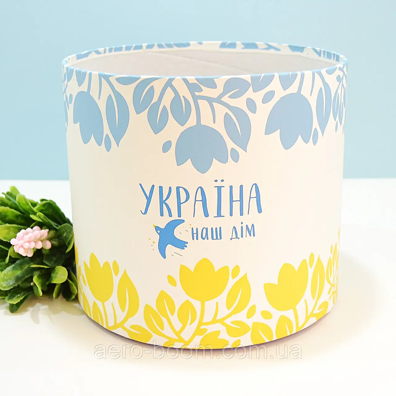 Шляпна коробка "УКРАЇНА НАШ ДІМ" 20 см