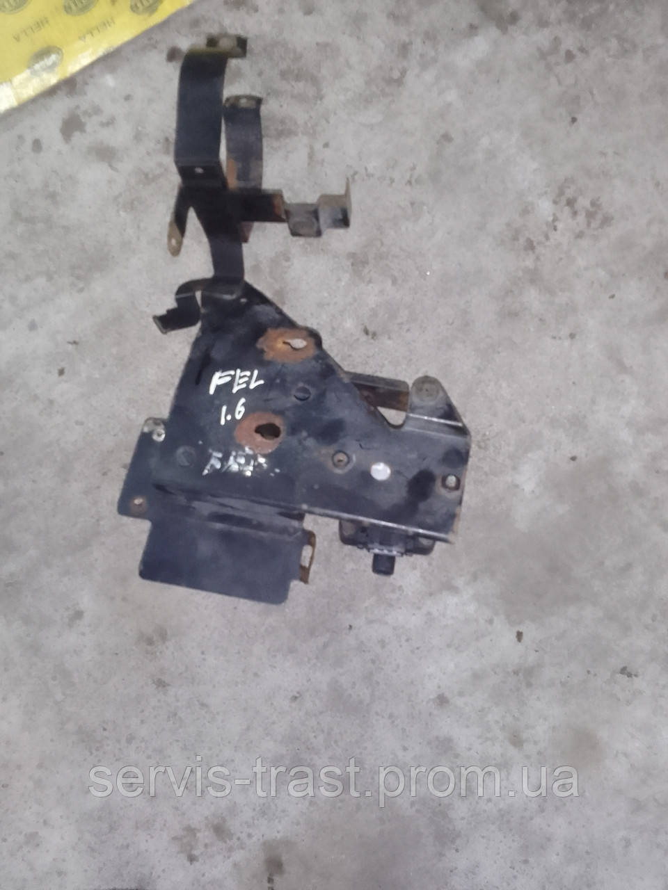Кронштейн Skoda Felicia 1.6