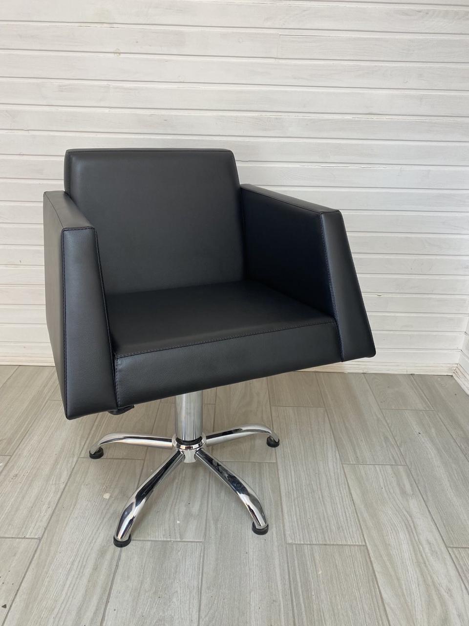 Парикмахерское кресло Рото на гидравлике крестовина хром экокожа черная (Frizel TM)