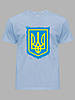Футболка чоловіча з патріотичним принтом "Жовтий Герб на блакитній фарбі" (220702), фото 3