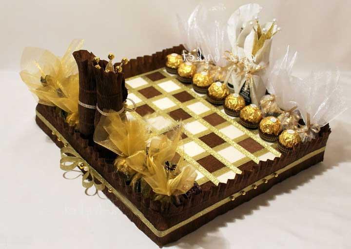Шахмати з цукерок Ferrero Rosher солодкий чоловічий подарунок коричневий