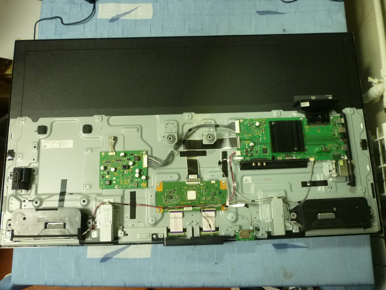 Плати від LED TV Sony KD-43XG7096 поблочно (розбита матриця)