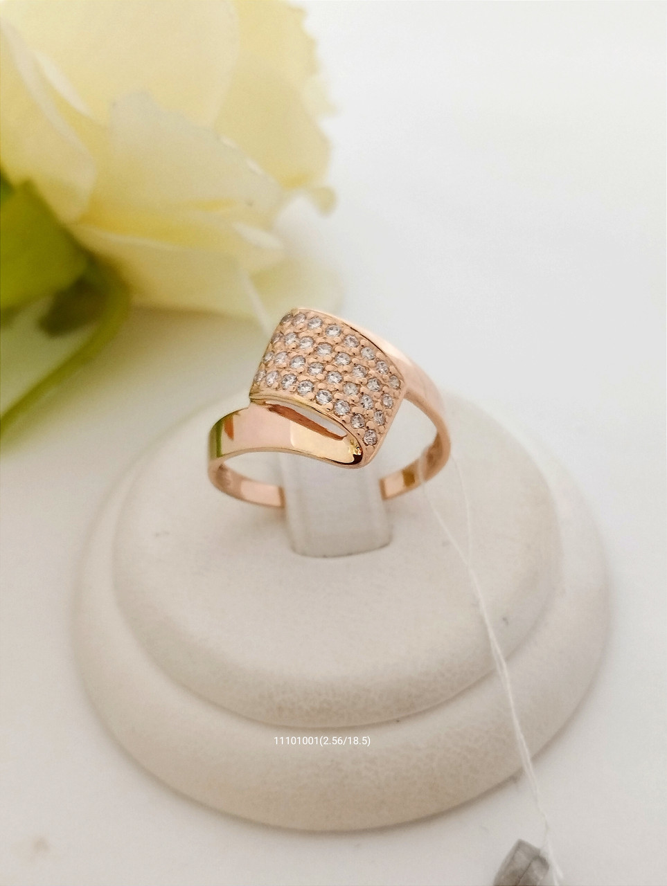 Золота каблучка з цирконієм, золоте кільце з червоного золота з цирконієм