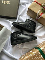 Женские зимние угги Ugg Ultra Mini Black Leather (чёрные) крутые комфортные теплые сапоги UG076 cross