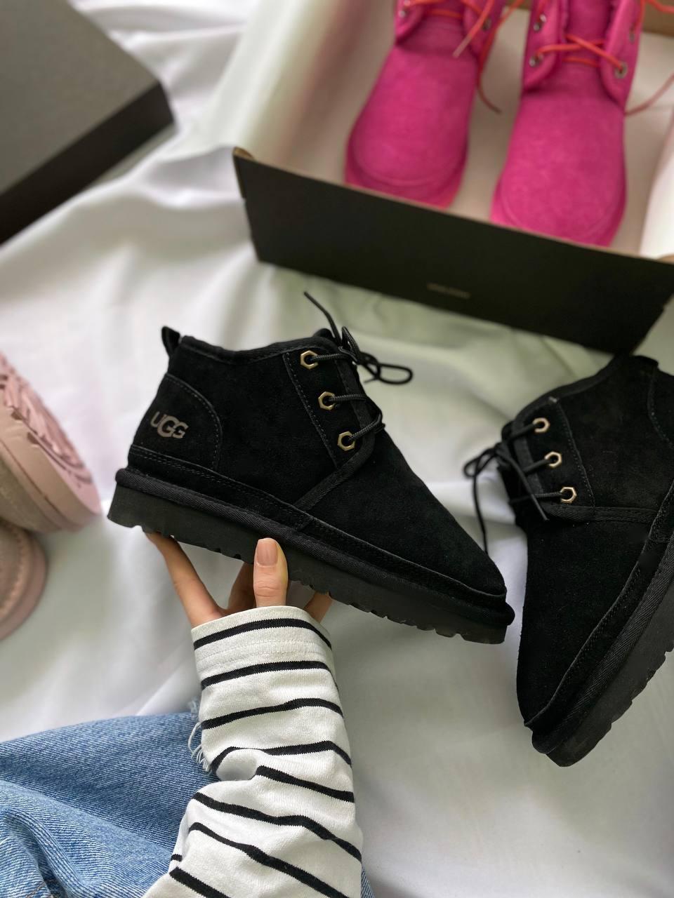 Жіночі зимові черевики UGG Neumel Black (чорні) коротке повсякденне тепле взуття з хутром UG016 топ