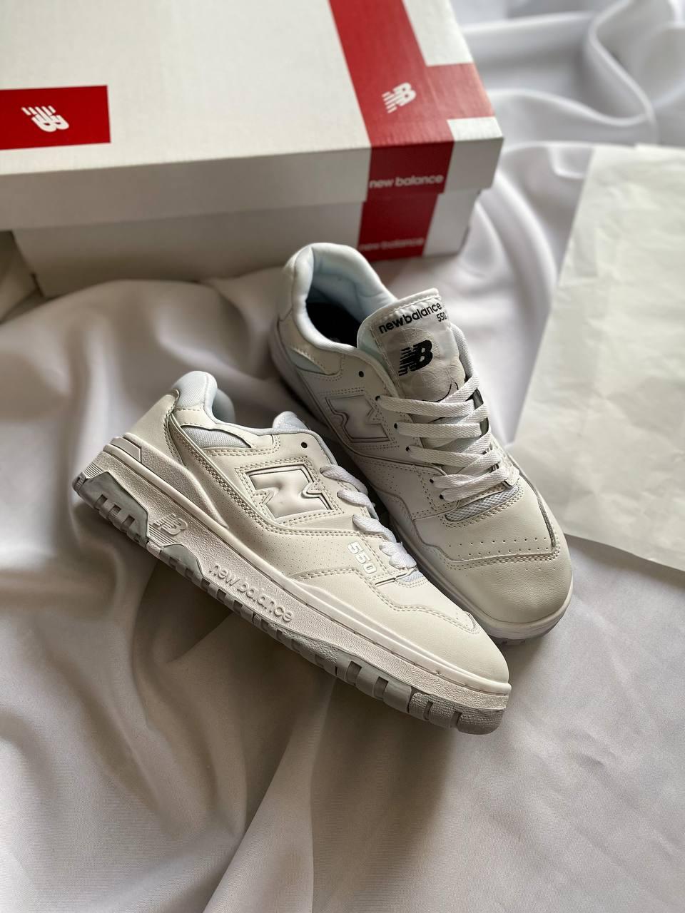 Чоловічі кросівки New Balance 550 White/Grey (білі із сірим) демісезонні спортивні кроси NB025 топ, фото 1