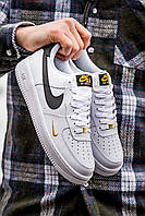 Женские кроссовки Nike Air Force 1 '07 Essential (чёрно-белые с золотистым) модные кроссы I1002 cross