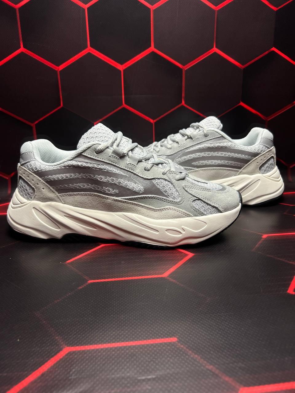 Чоловічі кросівки Adidas Yeezy 700 V2 Static (сірі) рефлективні демі кроси R944 топ, фото 1