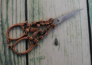 Red Bronze Handle Victorian Embroidery Scissors