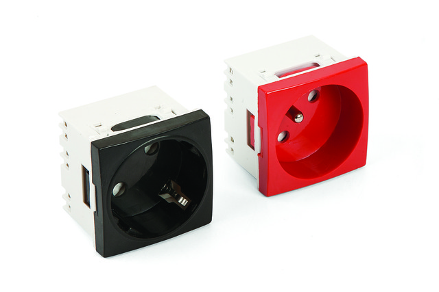 Модульная розетка 45х45 для установки в люк, черная, купить цена в Киеве