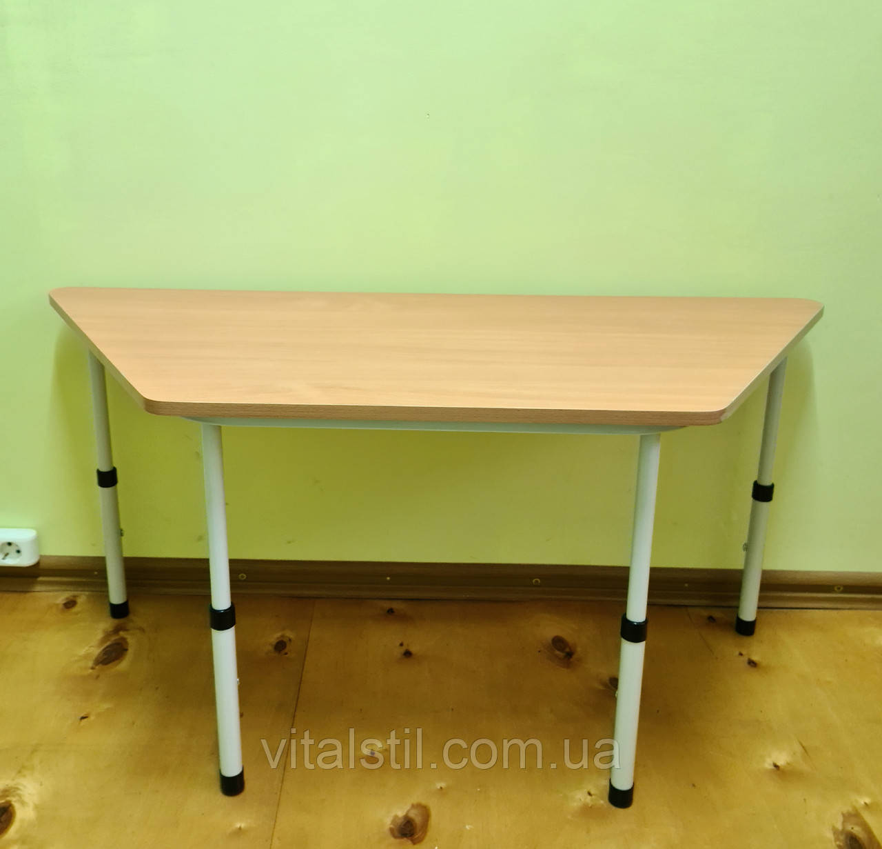 Стіл дитячий ТРАПЕЦІЯ регулюється по висоті 1180*510 1-3 р.гр.