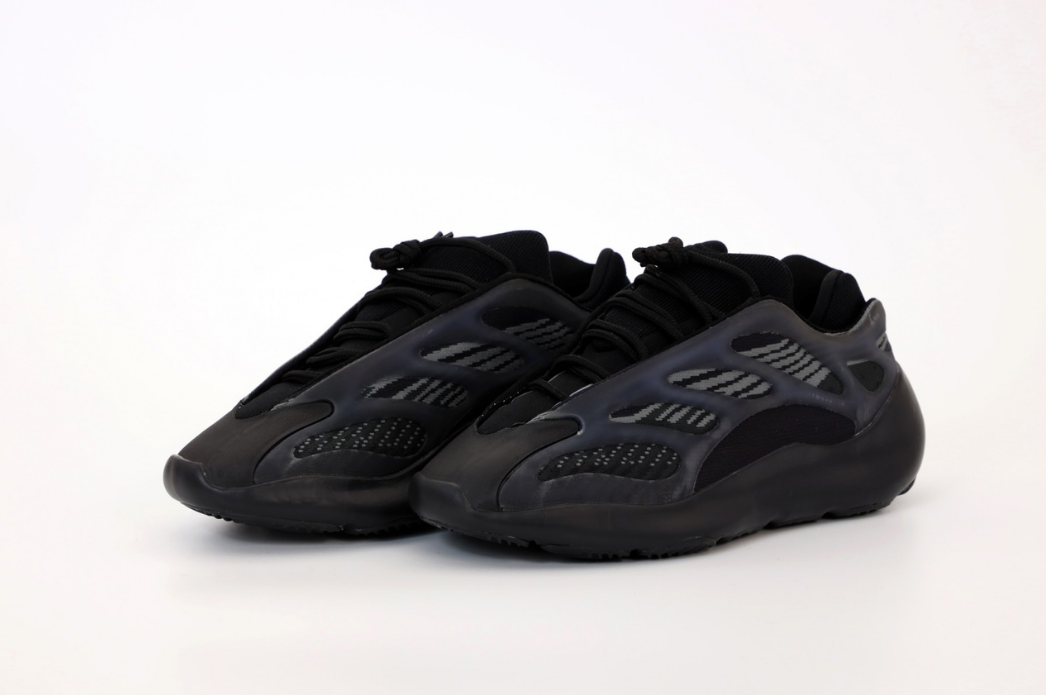 Чоловічі кросівки Adidas Yeezy Boost 700 V3 Black чорні Адідас Ізі Буст 700 в3 рефлектив