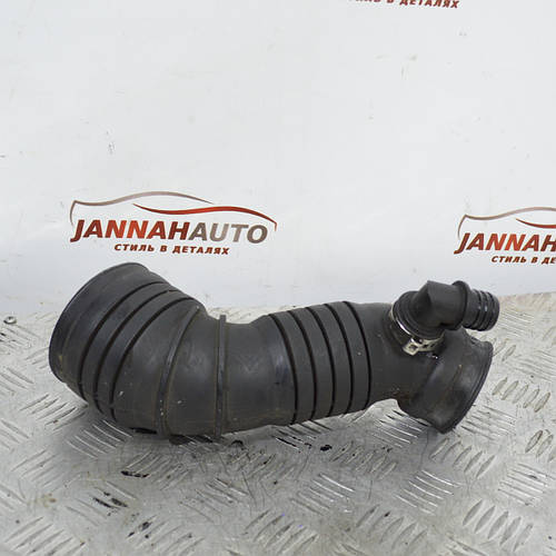 Патрубок воздушного фильтра Volkswagen Passat B5 2.5 TDI ...