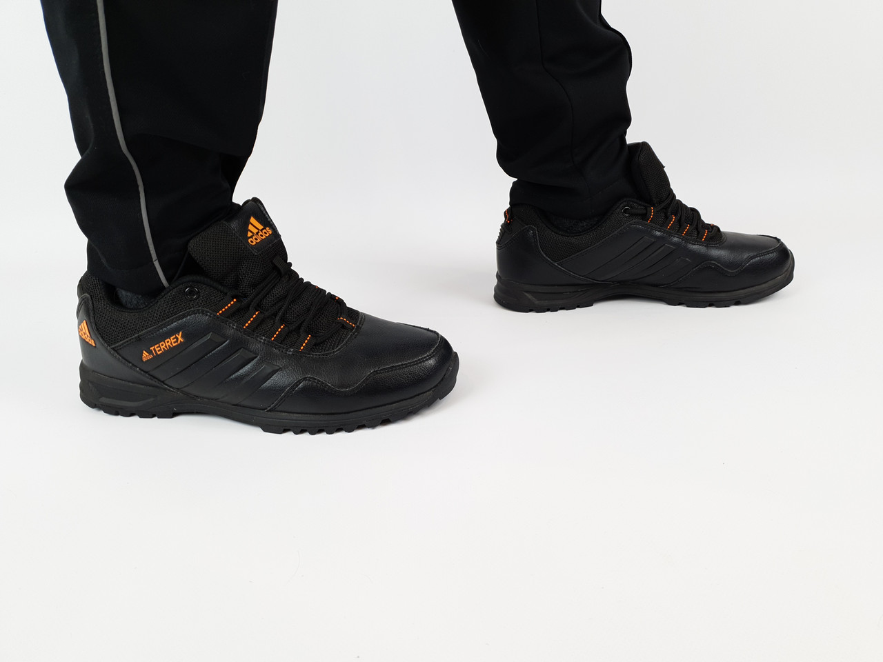РОЗМІР 41 Кросівки чоловічі весна осінь чорні з помаранчевим Adidas Terrex. Чоловіче взуття чорне Адідас Терекс