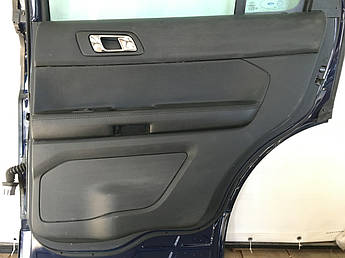 Обшивка дверей (карточка) задня права Ford Explorer 2016-2019 рест, шкіра чорн, police, подряпини FB5Z-78