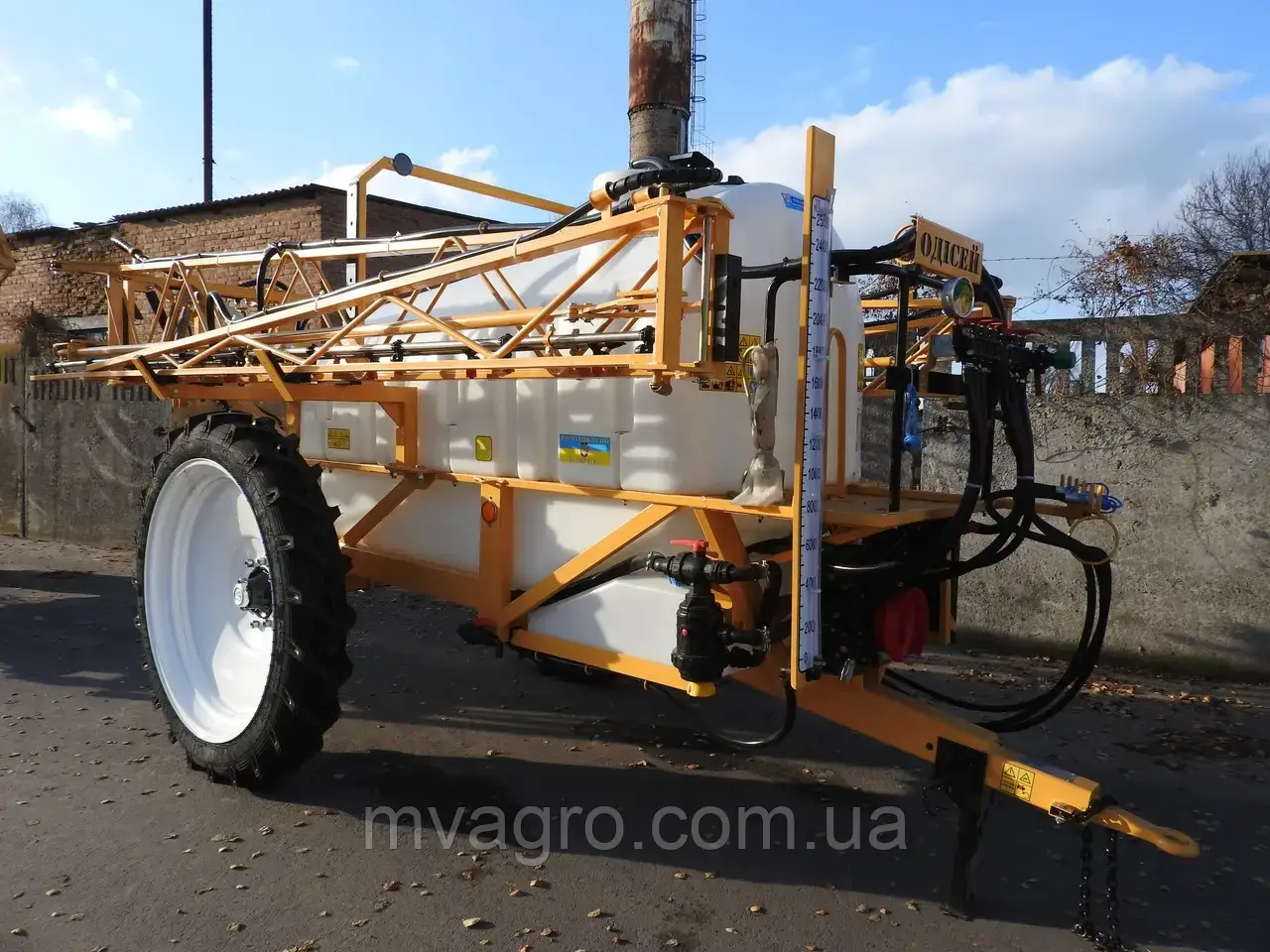 Обприскувач причіпний Богуслав ОДІССЕЙ-2000-18 з АСУ (Браво-180), міксер, 3 розпилювача, фото 1