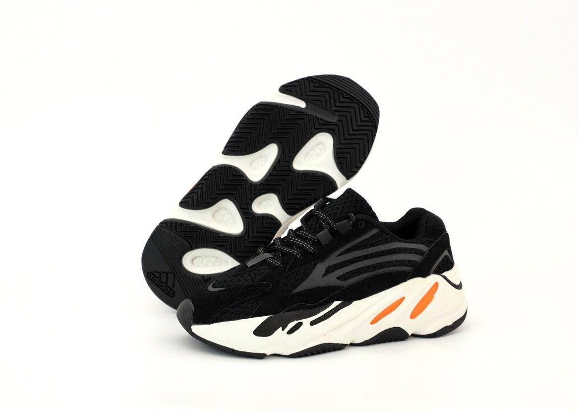 Жіночі кросівки Adidas Yeezy Boost 700 V2 Black White Кросівки адидас буст 700 чорні з білим рефлективн