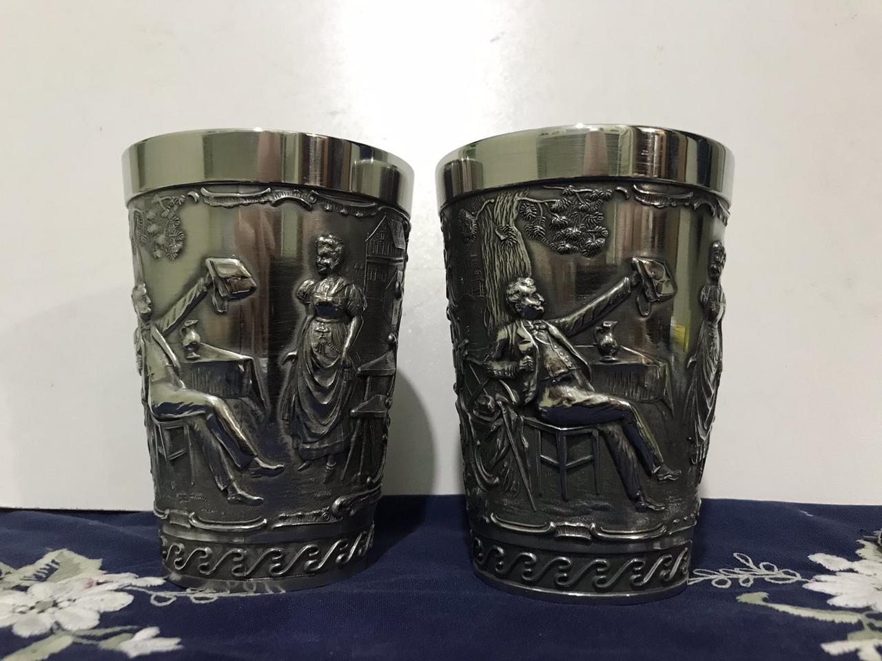 Великі олов'яні склянки Гарна звістка