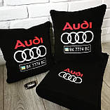 Подушка та плед в машину з вишитим логотипом  Audi, фото 6