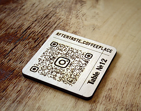 Табличка с QR кодом 80x80мм