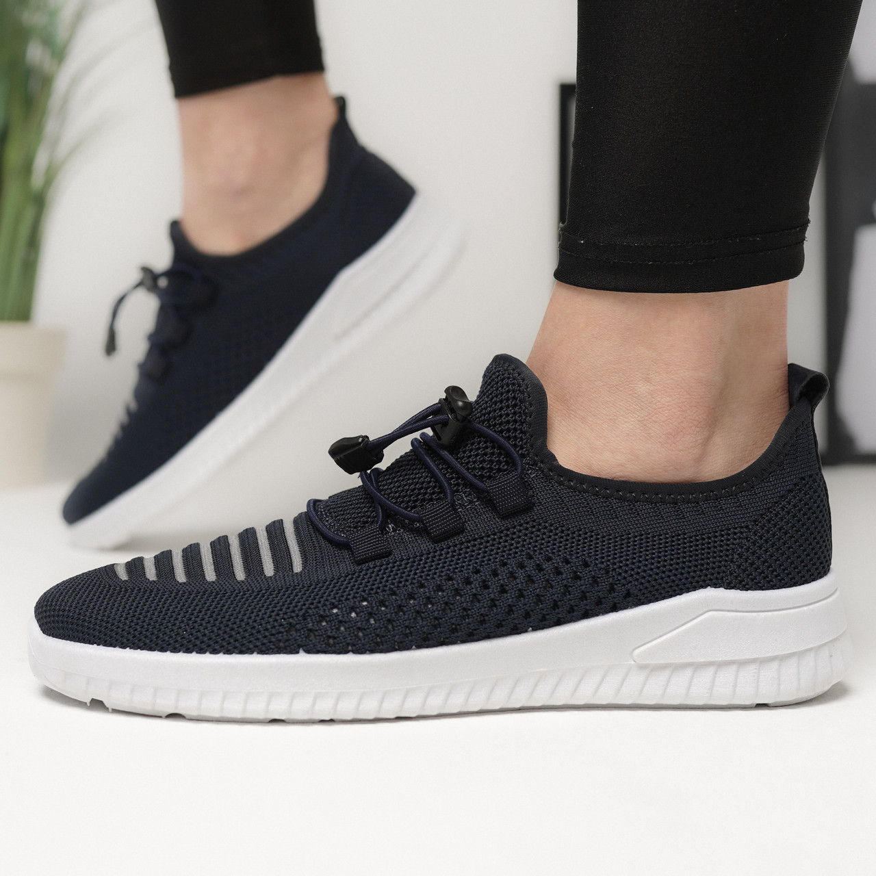 Літні жіночі кросівки з сітки