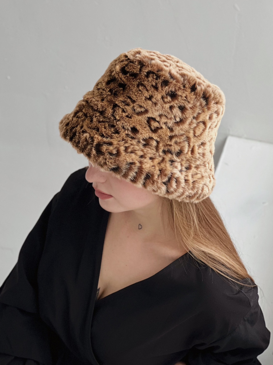 Хутряна жіноча панама стильна м'яка тепла леопардова забарвлення Лео - фото 1 - id-p1271850474