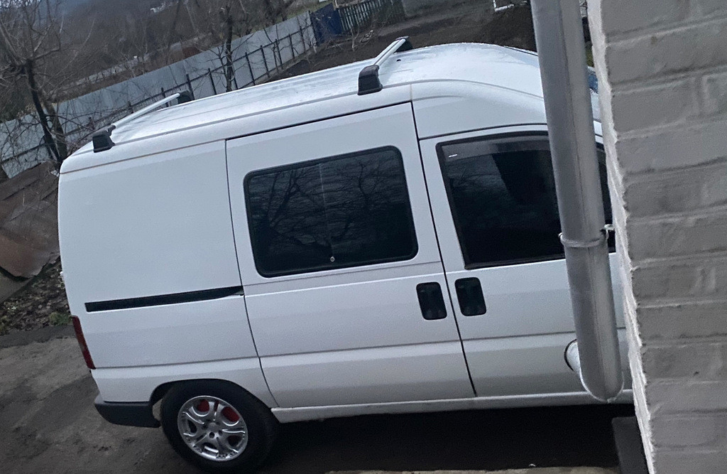 Поперечены в штатні місця під ключ (2 шт) Чорний для Citroen Jumpy 1996-2007 років.
