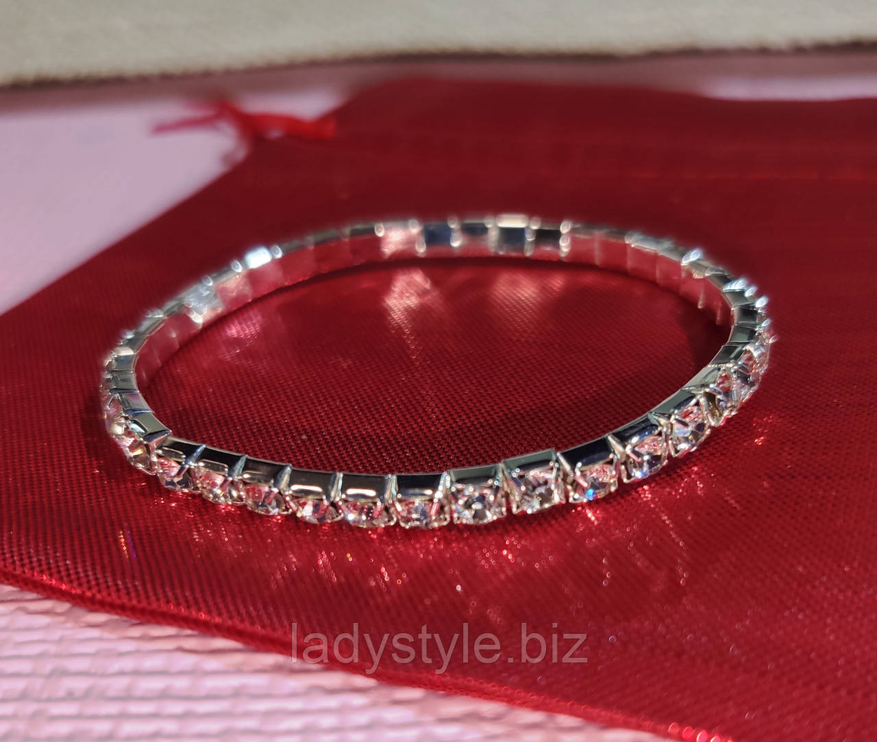 Сріблястий браслет від студії LadyStyle.Biz